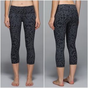 Lululemon Grey Leopard Wunder Under Crop Yoga Pant